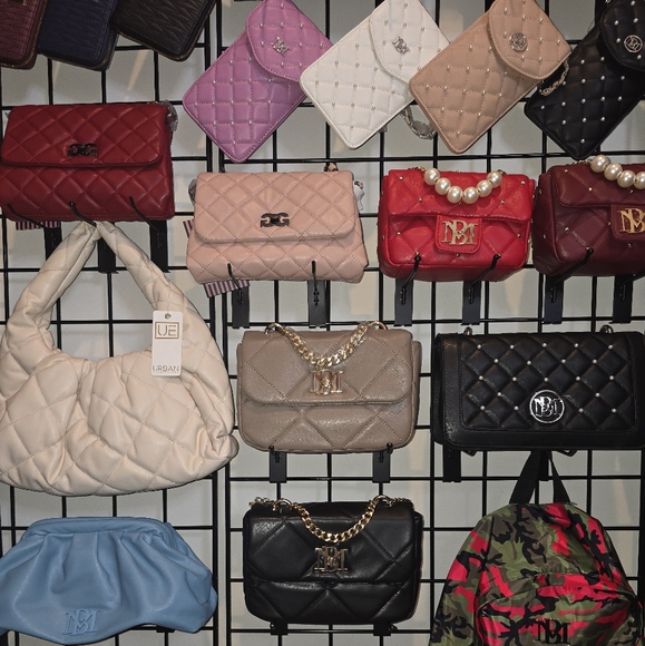SOLO Handbags/Wallets Show: Next Show Coming Soon! - Picture 10 of 10